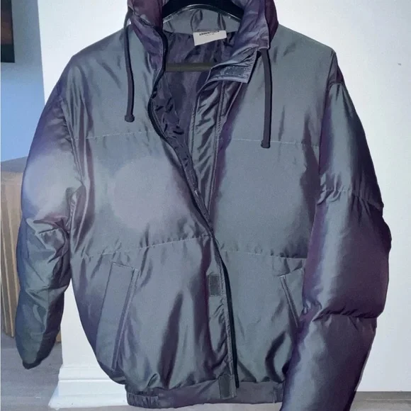 Essentials Iridescent Puffer Jacket - Picture 8 of 12